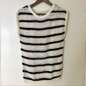 Striped sleeveless Old Navy sweater size M